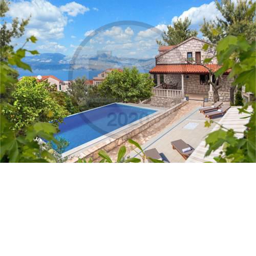 Awesome home in Postira w/ Outdoor swimming pool, WiFi and 5 Bedrooms