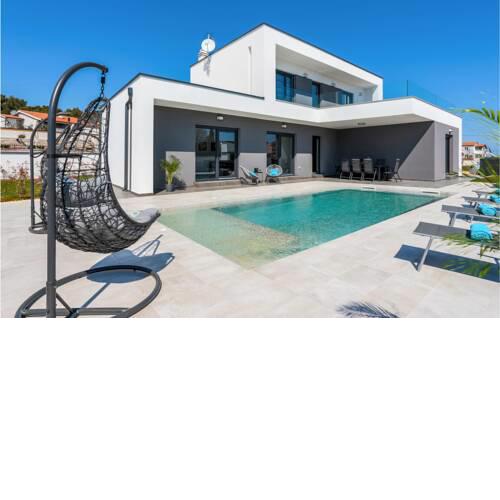 Awesome home in Premantura w/ Outdoor swimming pool, Outdoor swimming pool and 3 Bedrooms