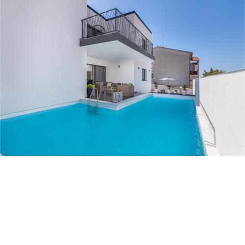 Awesome home in Pula with Outdoor swimming pool, WiFi and 5 Bedrooms
