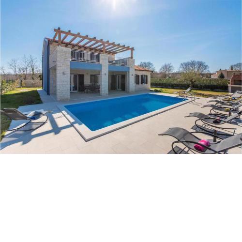 Awesome home in Sosici with 3 Bedrooms