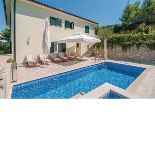 Awesome home in Supetar w/ Outdoor swimming pool, WiFi and 5 Bedrooms