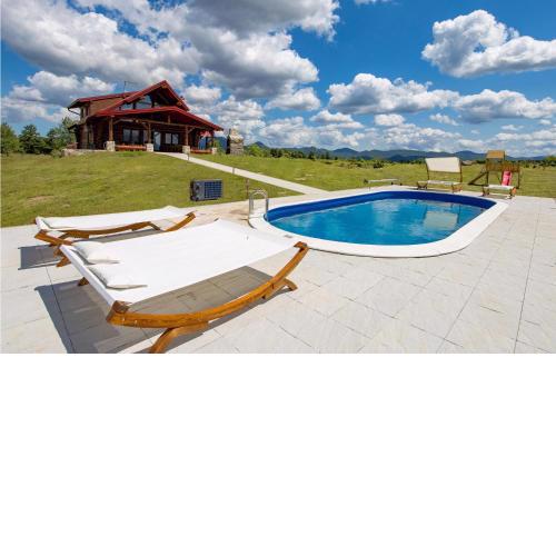 Awesome home in Sveti Rok with Outdoor swimming pool and 3 Bedrooms