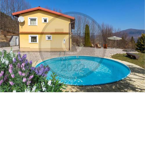 Awesome home in Vrbovsko with 5 Bedrooms