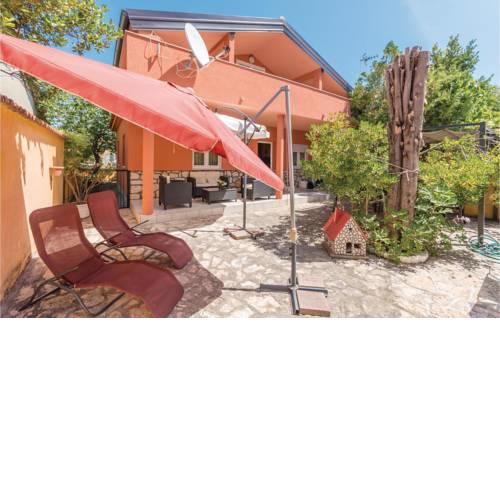 Awesome home in Vrsi w/ 2 Bedrooms