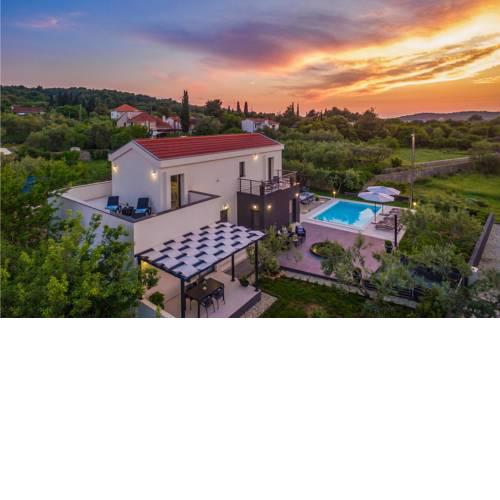 Awesome home in Zdrelac w/ Outdoor swimming pool, Jacuzzi and 3 Bedrooms