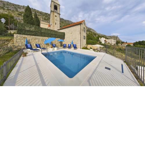 Bajnice Villa Sleeps 6 Pool Air Con WiFi