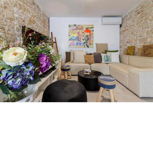 Bale Luxury House