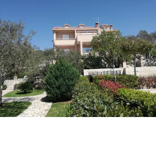 Barbat 137, Apartmani Mija