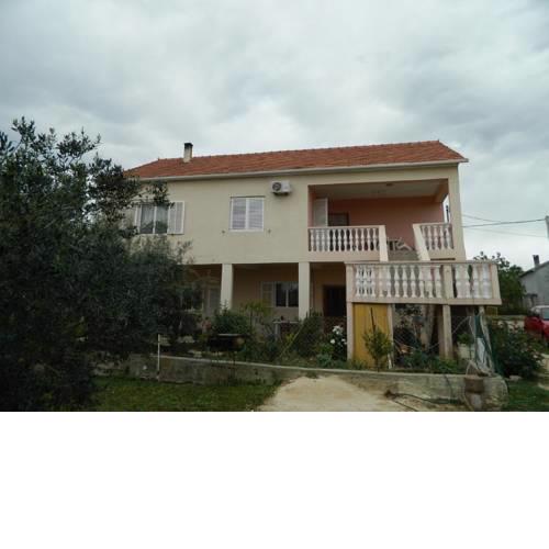 Bartulovi dvori