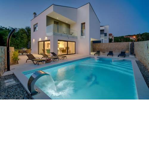 Beach Front Villa Ena 30m. from Sea