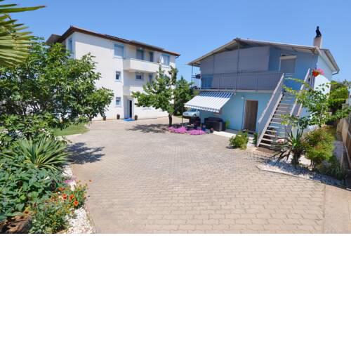 BEACH HOLIDAY APARTMENTS