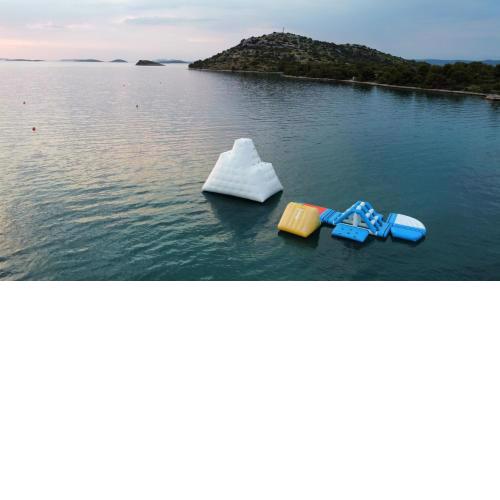 Beach house Hela BAIN with pool, jacuzzi & breakfast, Žut - Kornati