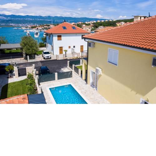 Beach VILLA OASIS With Swimming Pool, SUP & Seaview