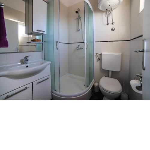 Beachfront Apartment Gradac 4414-2