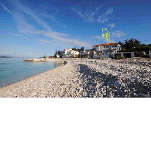Beachfront apartment Martea