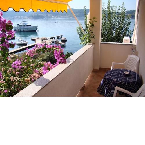 Beachfront Apartment with Seaview