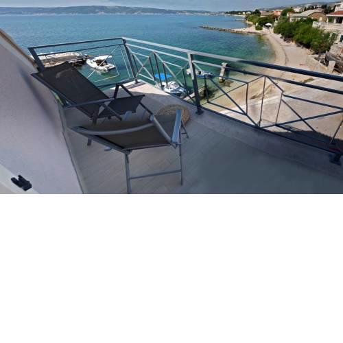 Beachfront Apartment with Stunning View