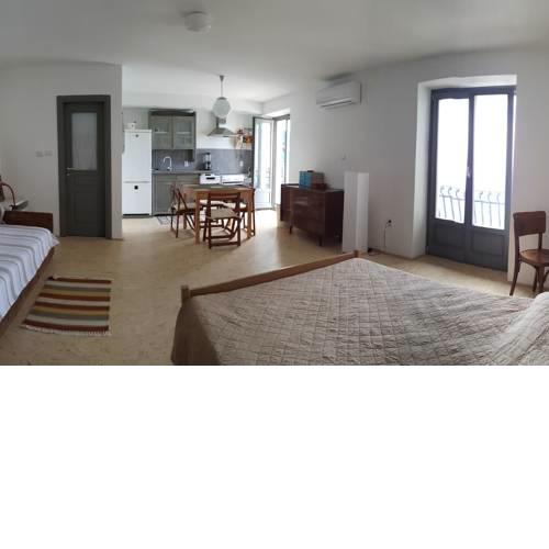 Beachfront studio apartment VINTAGE in Senj