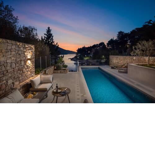 Beachfront Villa Grain of Salt with Pool