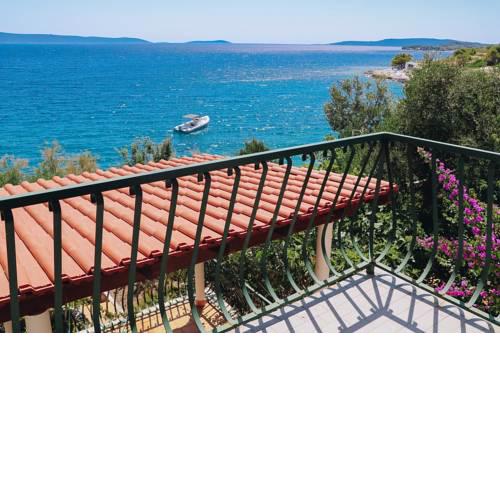 Beachfront Villa, only 5 meters from the sea