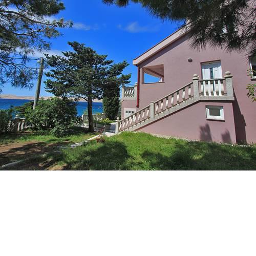 Beautiful Apartment direct on the beach with breathtaking sea view