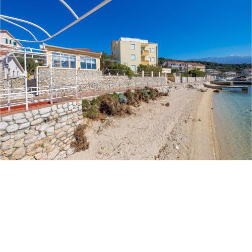 Beautiful apartment in Barbat na Rabu with WiFi and 1 Bedrooms