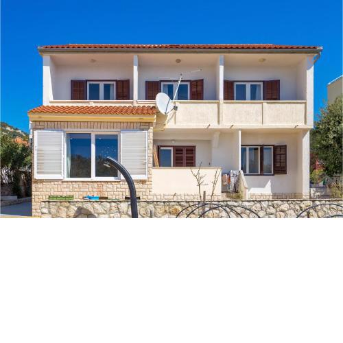Beautiful apartment in Barbat na Rabu with WiFi and 1 Bedrooms