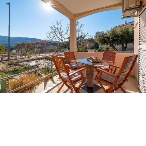 Beautiful apartment in Cres with 1 Bedrooms