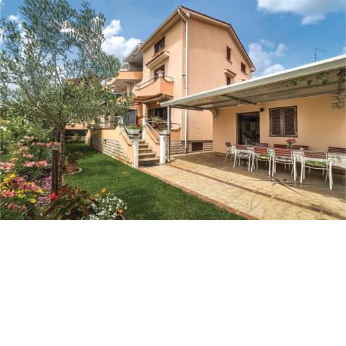 Beautiful apartment in Fazana w/ WiFi and 2 Bedrooms