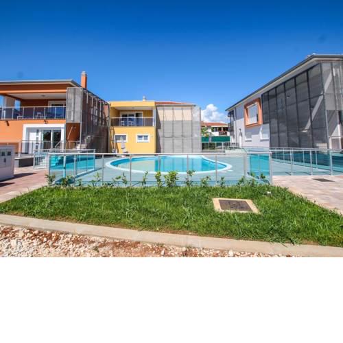 Beautiful Apartment in Funtana with Swimming Pool
