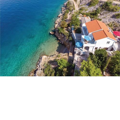 Beautiful apartment in Jablanac w/ 2 Bedrooms