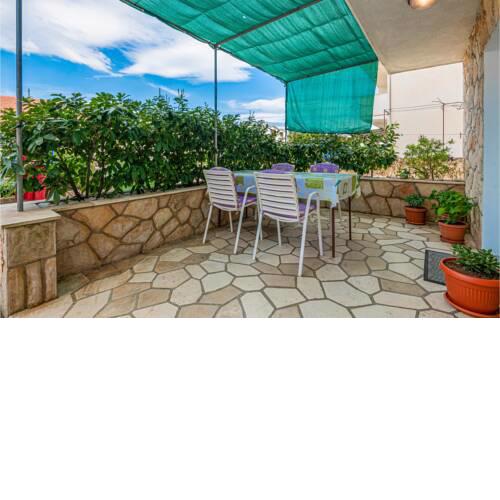 Beautiful apartment in Jelsa with WiFi and 1 Bedrooms