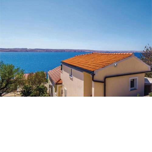 Beautiful apartment in Karlobag with WiFi