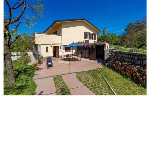 Beautiful apartment in Klana w/ Sauna and 1 Bedrooms