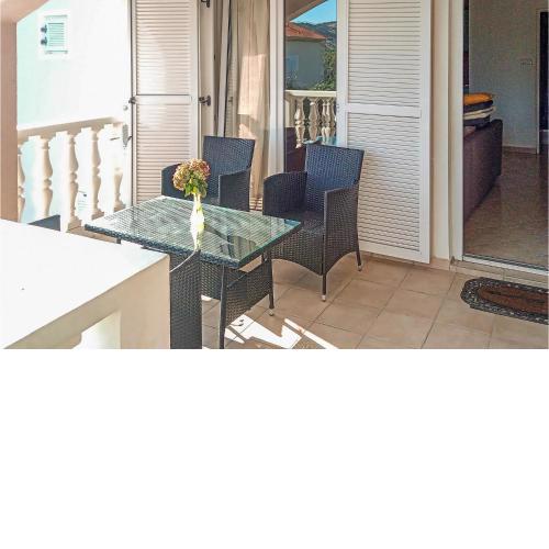 Beautiful apartment in Lopar with 2 Bedrooms