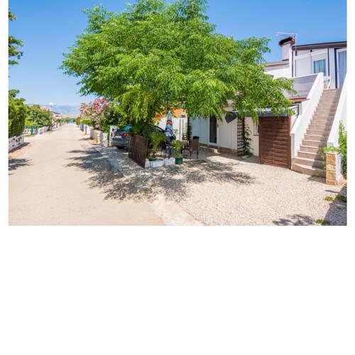 Beautiful apartment in Lucica w/ WiFi and 1 Bedrooms