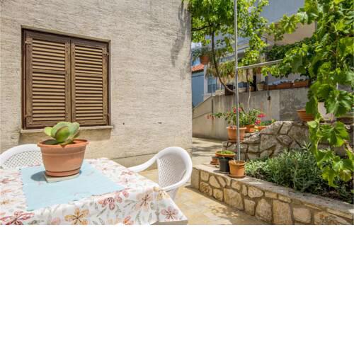 Beautiful apartment in Mali Losinj w/ WiFi and 1 Bedrooms