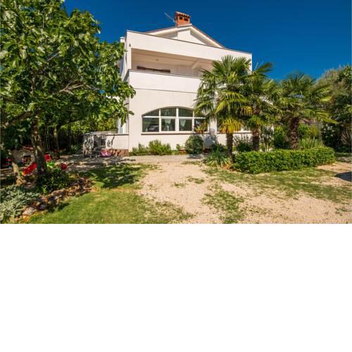 Beautiful apartment in Malinska with WiFi and 2 Bedrooms