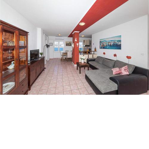 Beautiful apartment in Okrug Donji with Outdoor swimming pool, WiFi and 4 Bedrooms