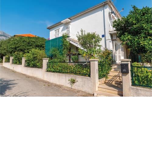 Beautiful apartment in Orebic w/ 2 Bedrooms