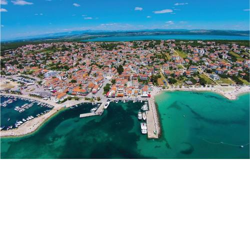 Beautiful apartment in Pakostane with WiFi and 1 Bedrooms