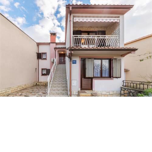 Beautiful apartment in Peroj with 3 Bedrooms
