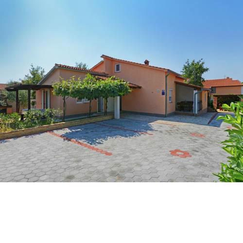 Beautiful Apartment in Porec with Swimming Pool