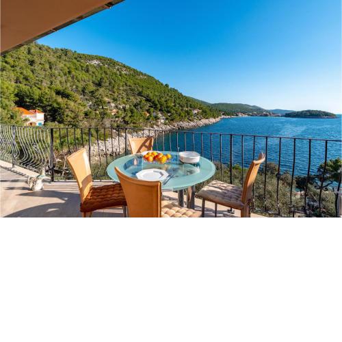 Beautiful apartment in Prizba w/ WiFi and 2 Bedrooms
