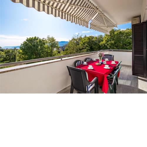 Beautiful apartment in Rijeka w/ 2 Bedrooms