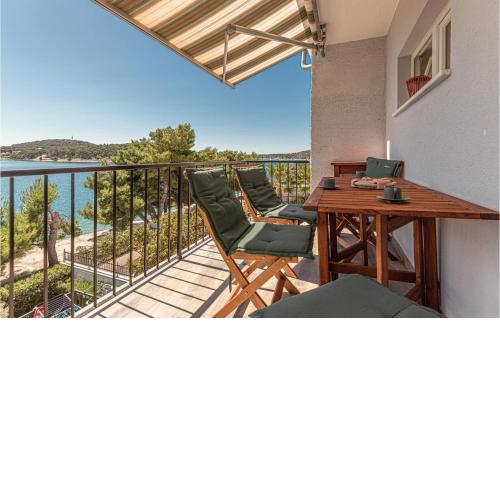 Beautiful apartment in Rogoznica with WiFi and 2 Bedrooms
