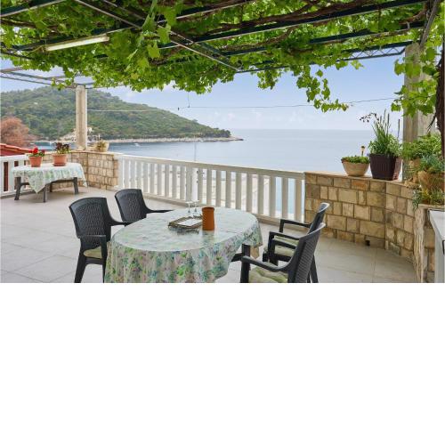 Beautiful apartment in Saplunara with WiFi and 1 Bedrooms