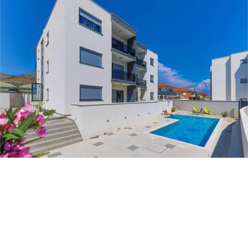 Beautiful apartment in Seget Donji with Outdoor swimming pool, WiFi and 2 Bedrooms