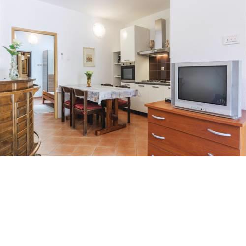 Beautiful apartment in Vodnjan w/ WiFi and 2 Bedrooms