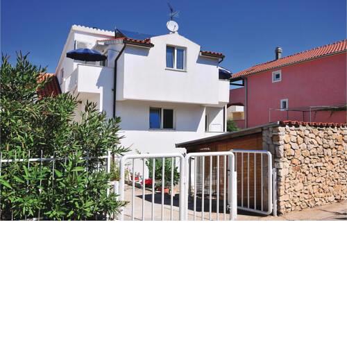 Beautiful apartment in Zaboric with Sauna, WiFi and 3 Bedrooms
